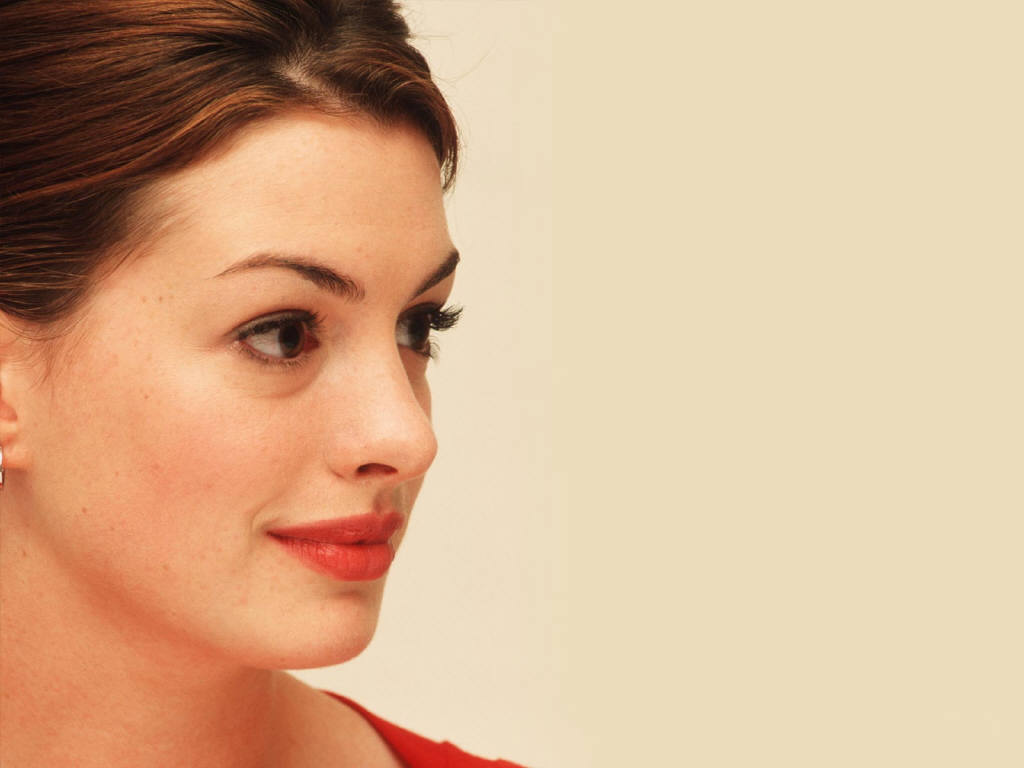 Anne Hathaway 16